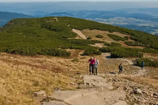 Ile metrów ma Babia Góra? Odkryj jej majestatyczną wysokość!